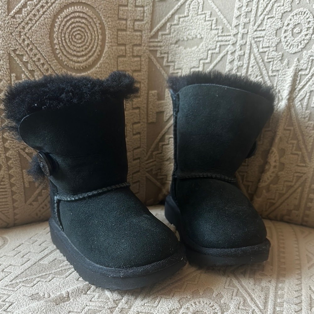 UGG Kids Black Boots Size 8